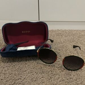 GUCCI SUNGLASSES